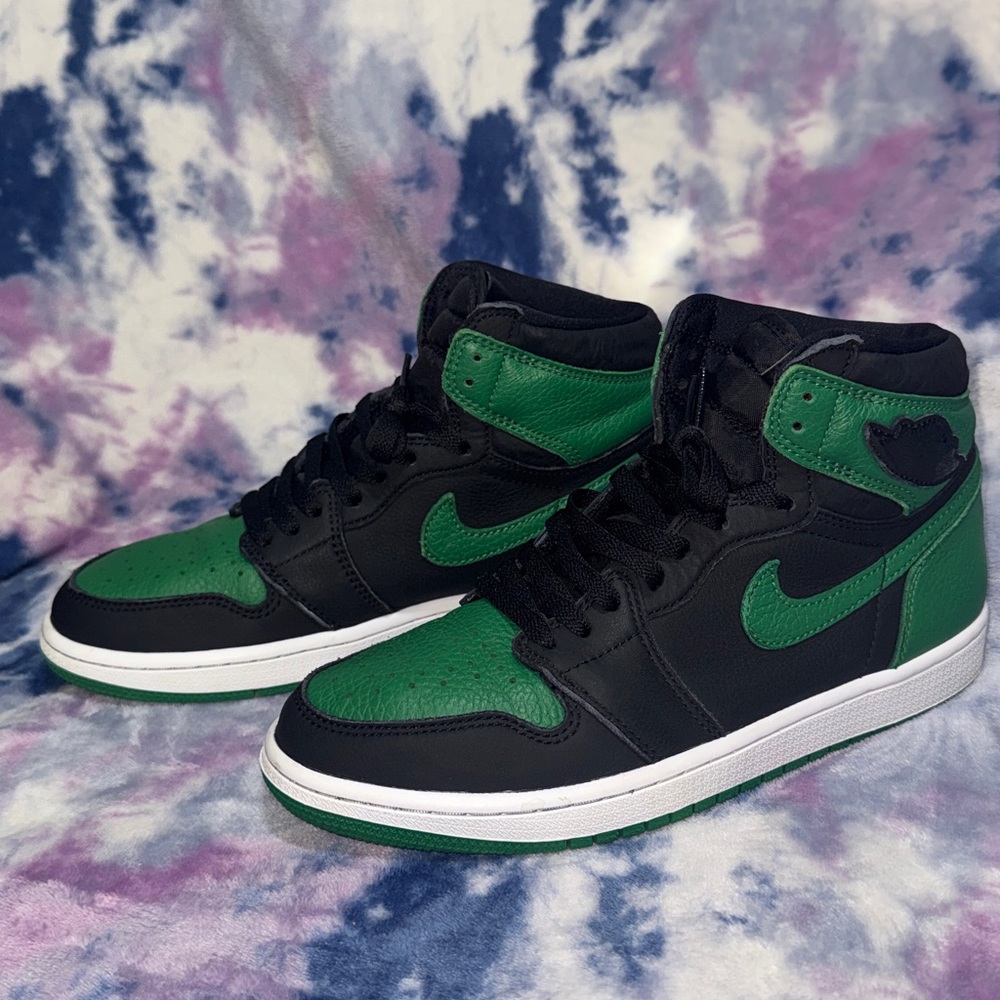 Jordan 1 Retro High Pine Green Black - 8.5 Men’s/ 10 Women’s